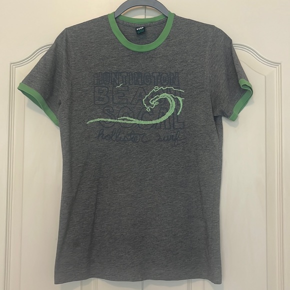 Hollister S T-Shirt - Picture 1 of 6